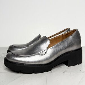 Naturalizer Cabaret Silver Lug Sole Heel Loafer 8M
